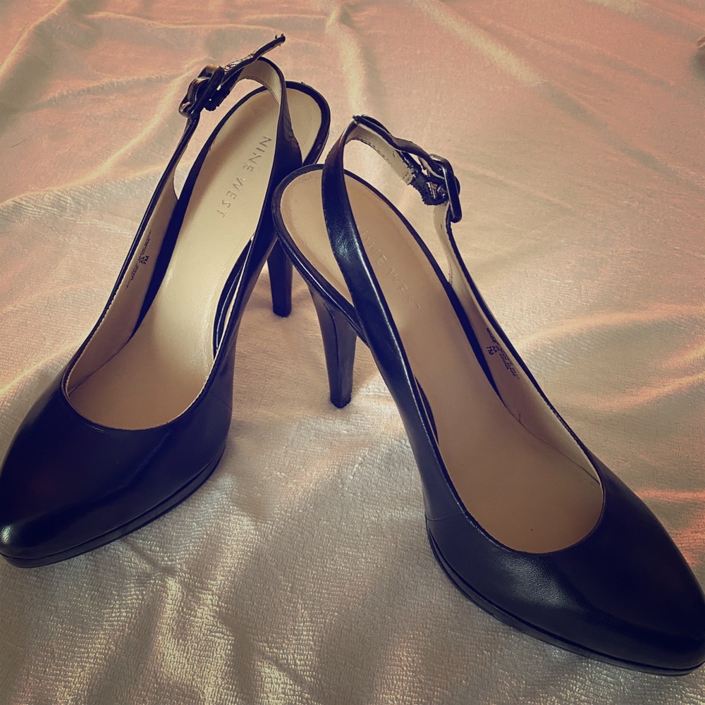 Sling back pumps